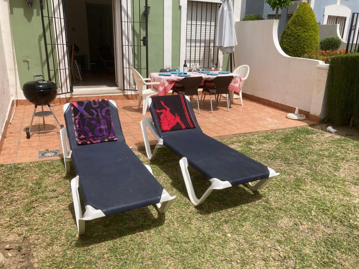 3 Storey Townhouse - Costa Del Sol Баия-де-Касарес Экстерьер фото